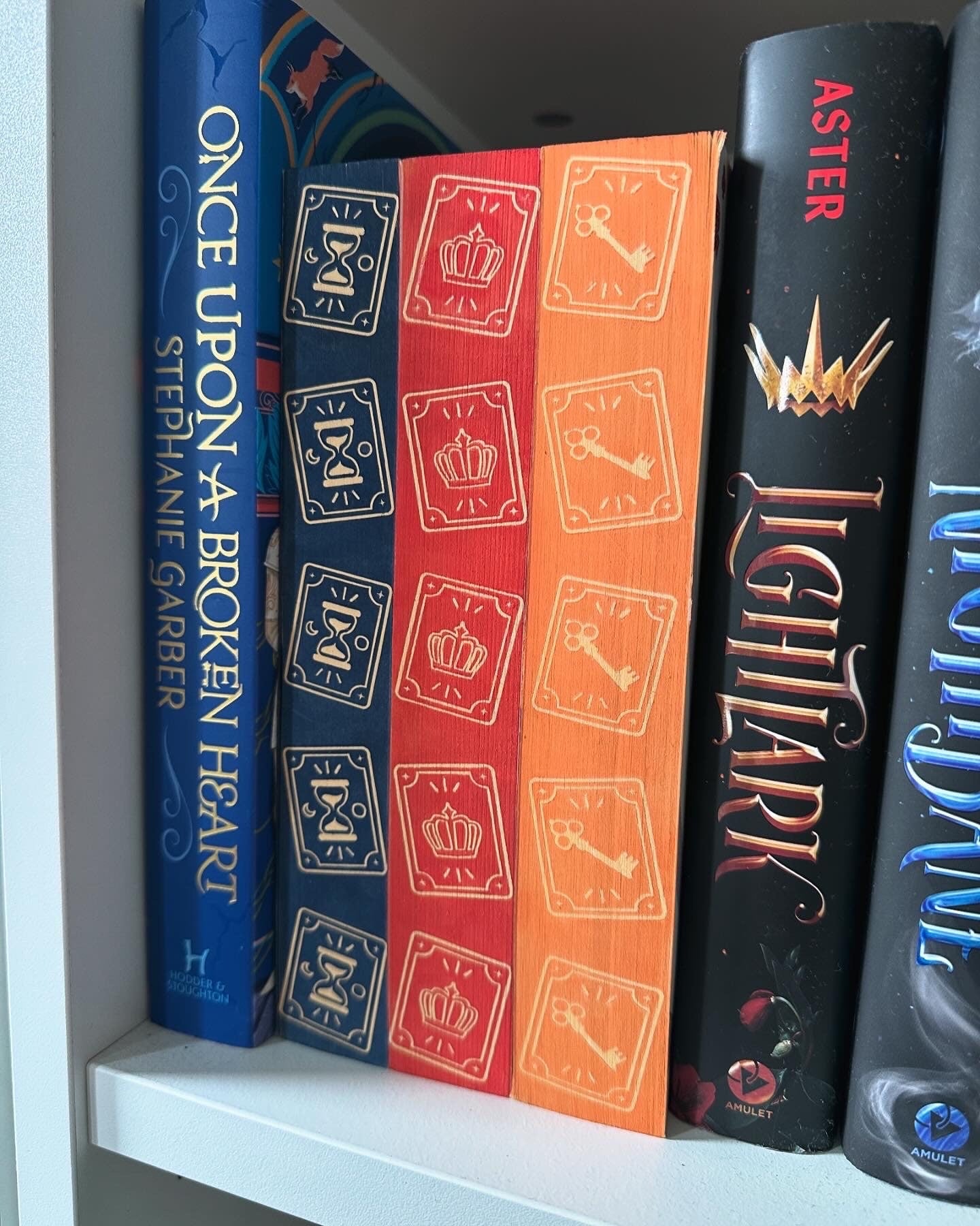 Hand painted 'Caraval'-trilogy