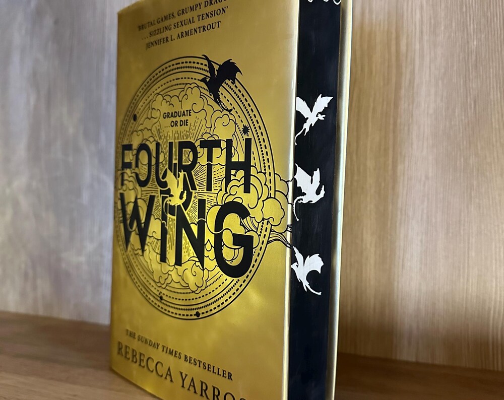 Fourth Wing by Rebecca Yarros - special edition